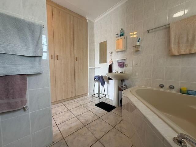 3 Bedroom Property for Sale in Fraaiuitsig Western Cape